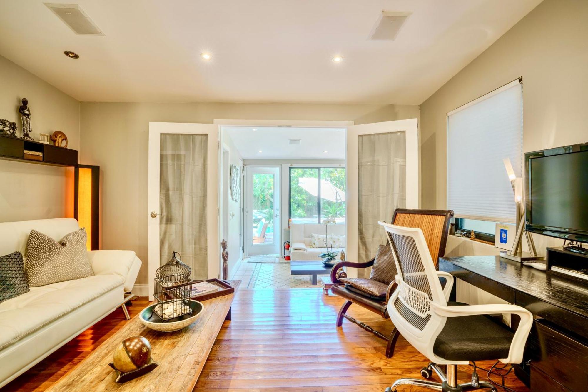 Entire Private Beautiful 2 Bedroom Plus Den House With Gated Front&Back Yard And Free Parking 10Min Drive To Miami Beach Exterior foto