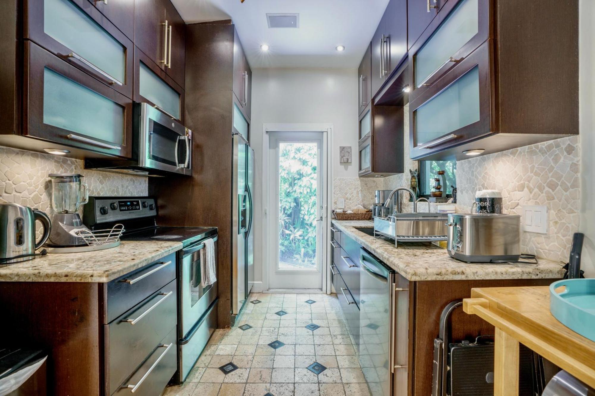 Entire Private Beautiful 2 Bedroom Plus Den House With Gated Front&Back Yard And Free Parking 10Min Drive To Miami Beach Exterior foto